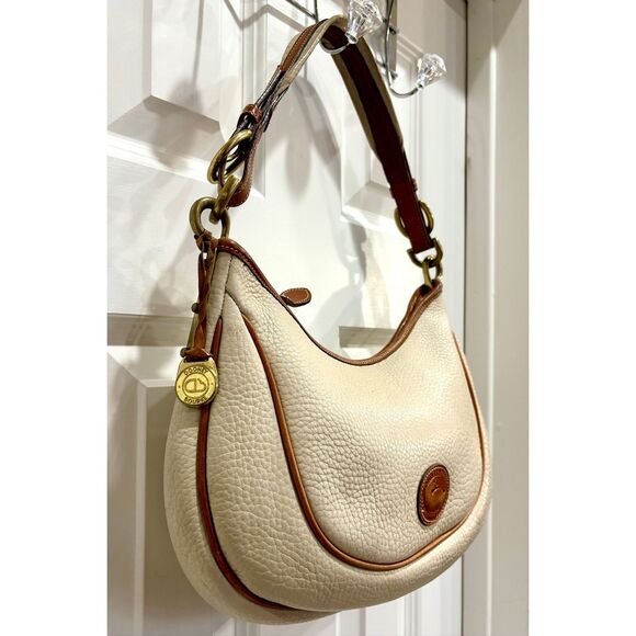 DOONEY & BOURKE - Vtg All Weather Pebble Leather Crescent Sac/Cream/British Tan - Picture 2 of 15